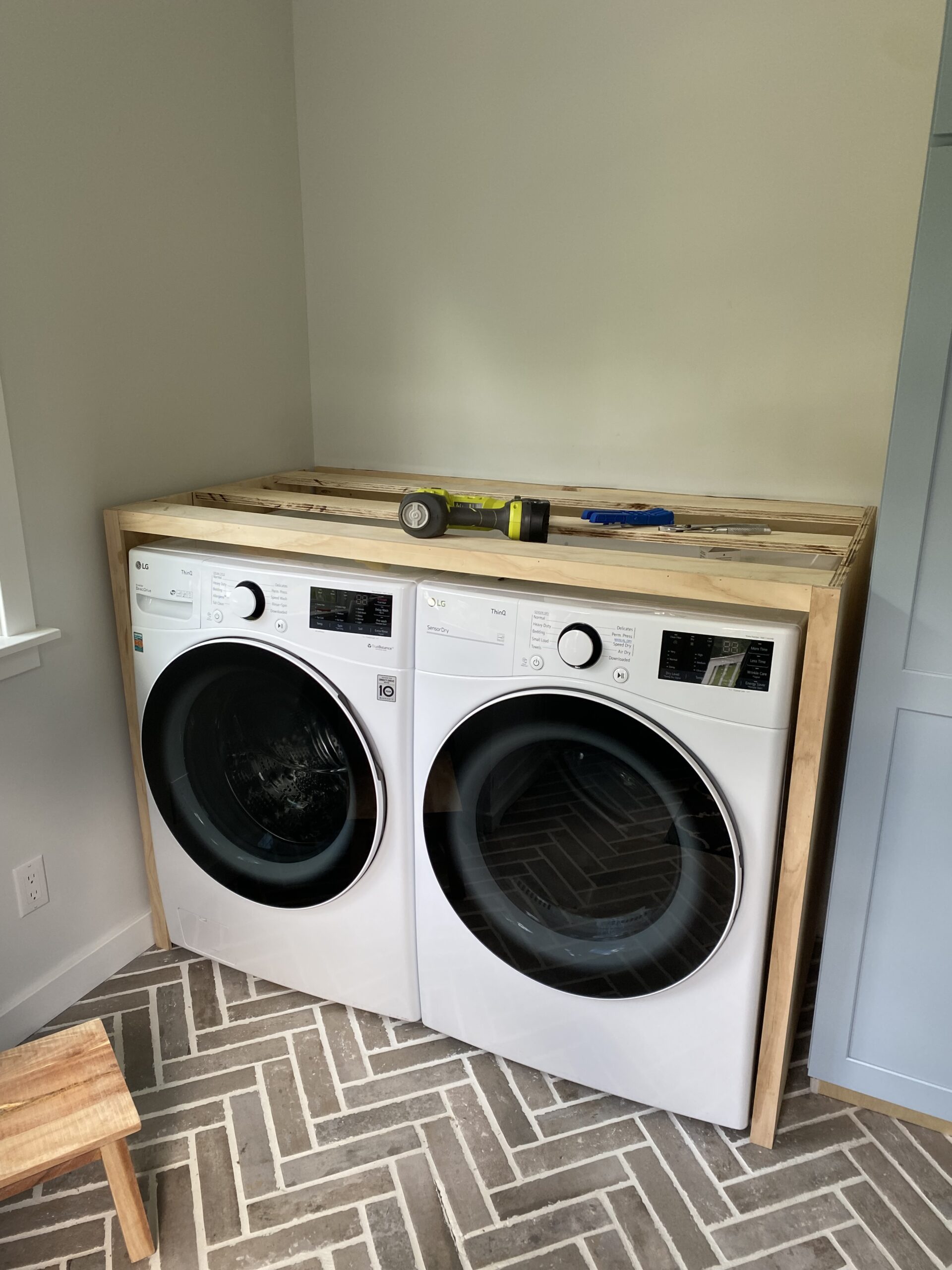 laundry room folding table build