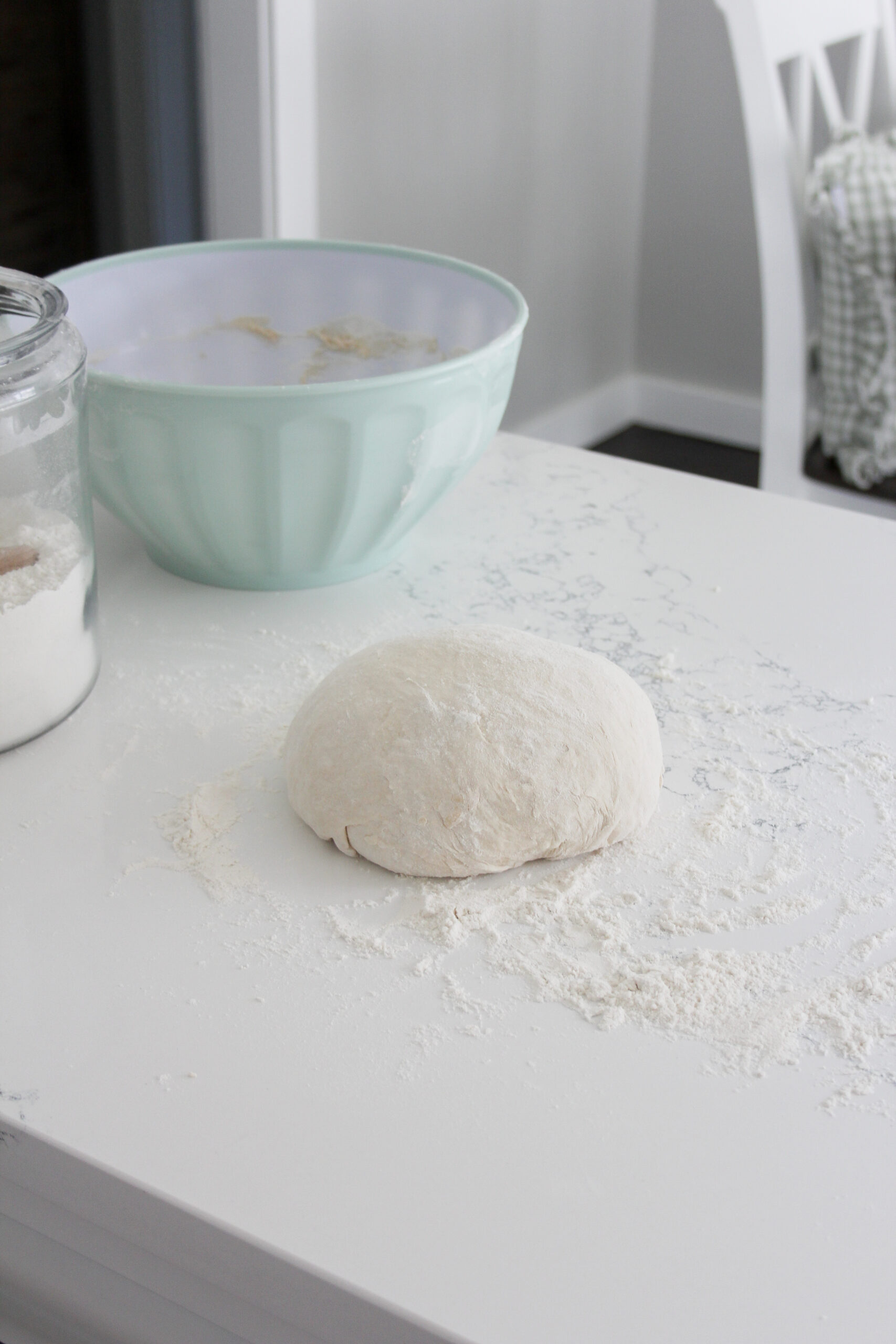 no-knead white round bread loaf